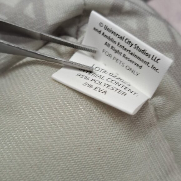 Universal Studios E.T. ET Dog Toy 8" Plush Squeaker Red Hoodie Basket Dogs - Picture 7 of 8